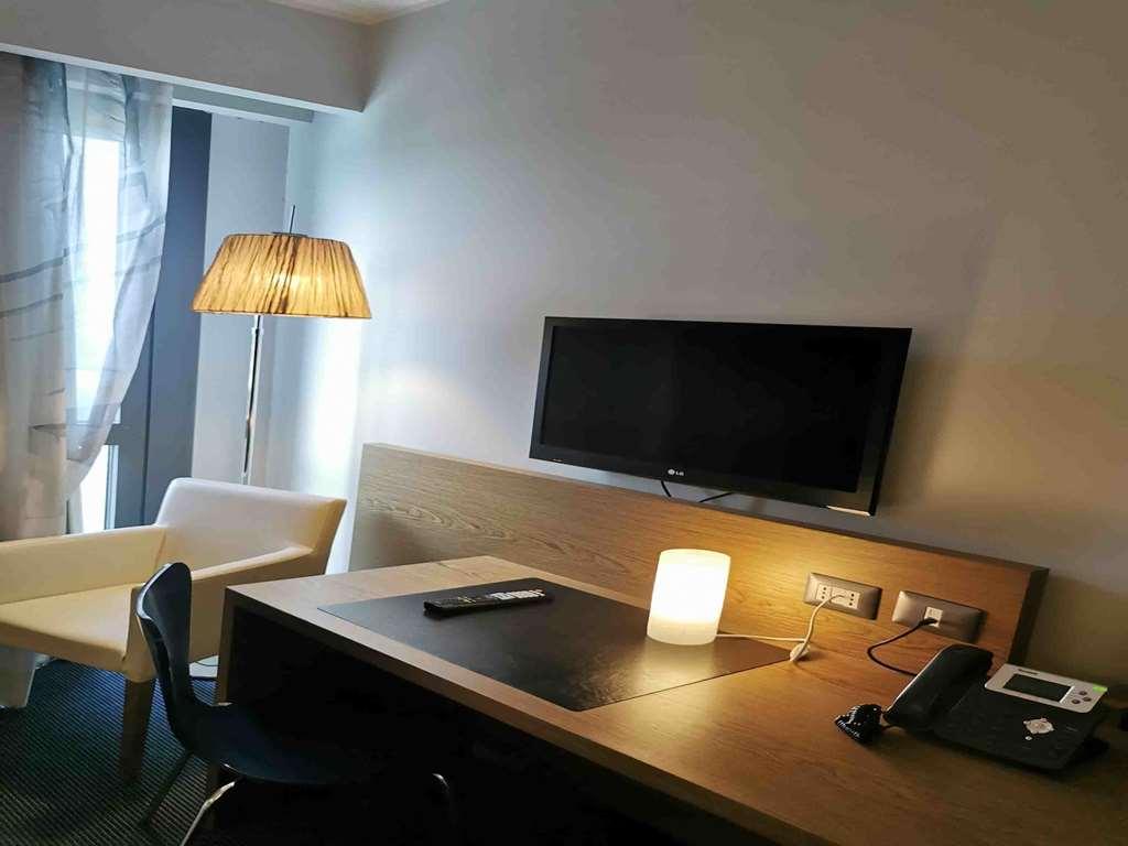 Hotel Ibis Styles Roma Eur Camera foto