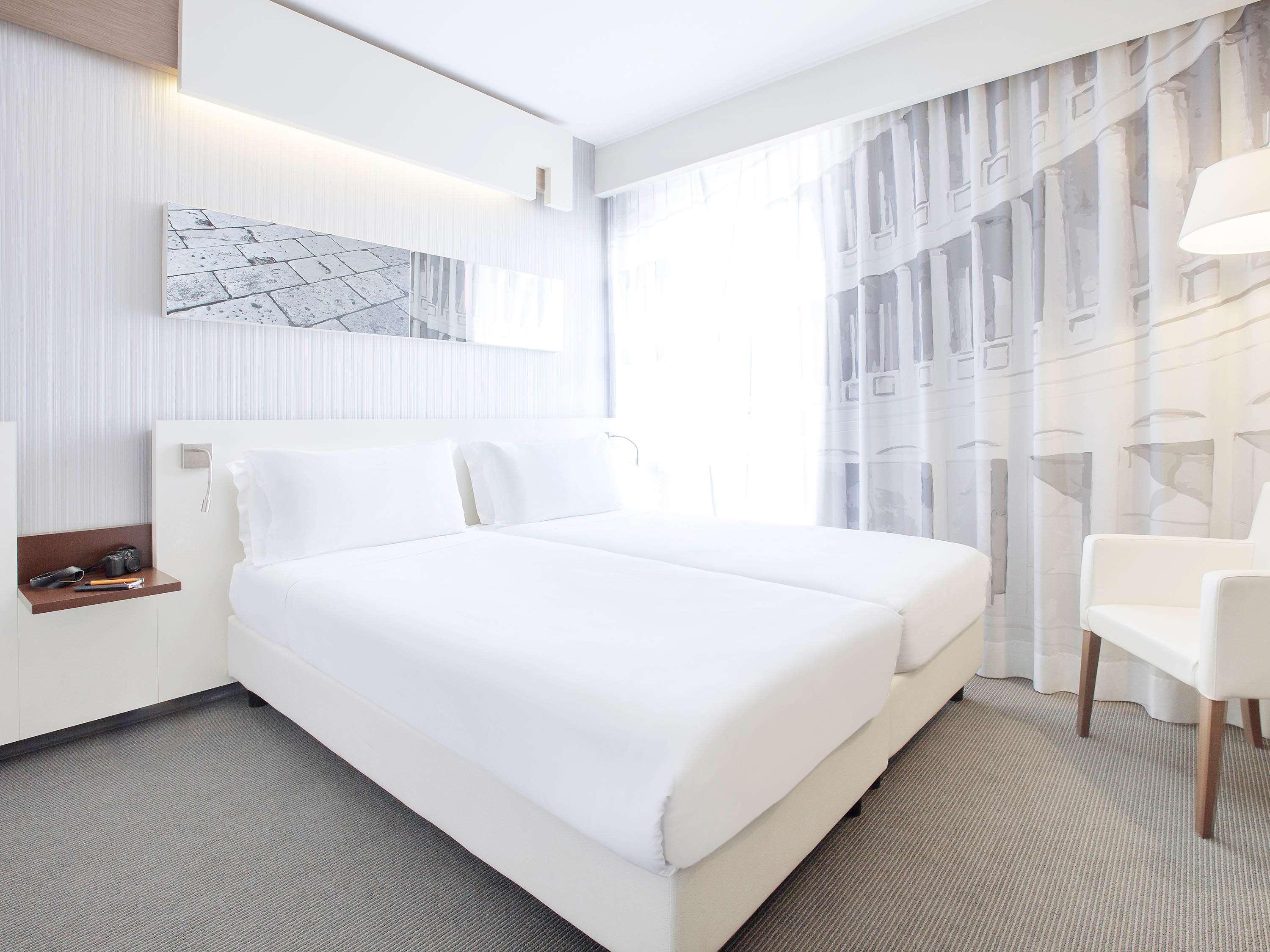 Hotel Ibis Styles Roma Eur Esterno foto