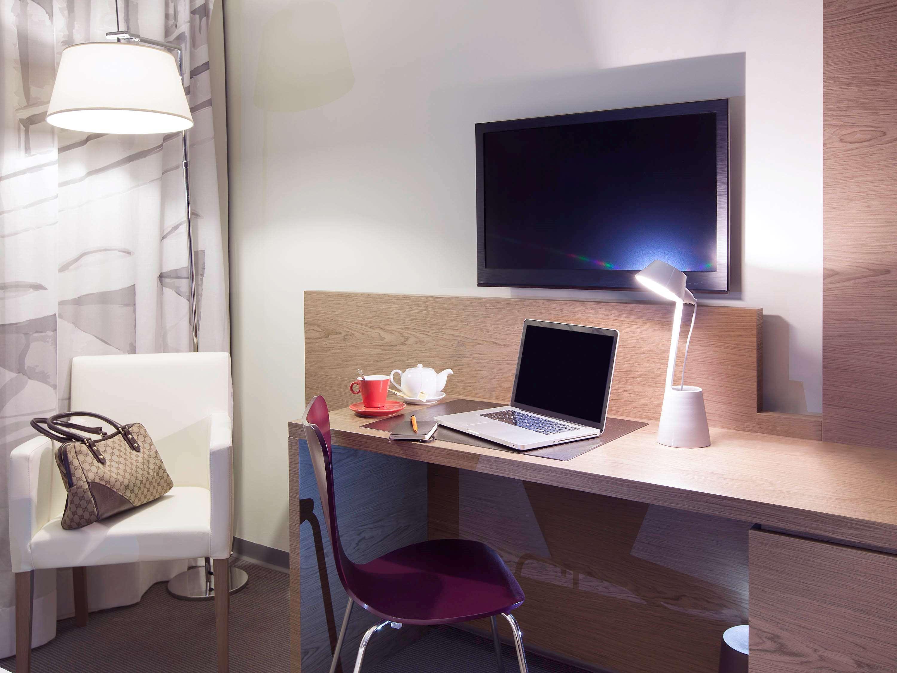 Hotel Ibis Styles Roma Eur Esterno foto