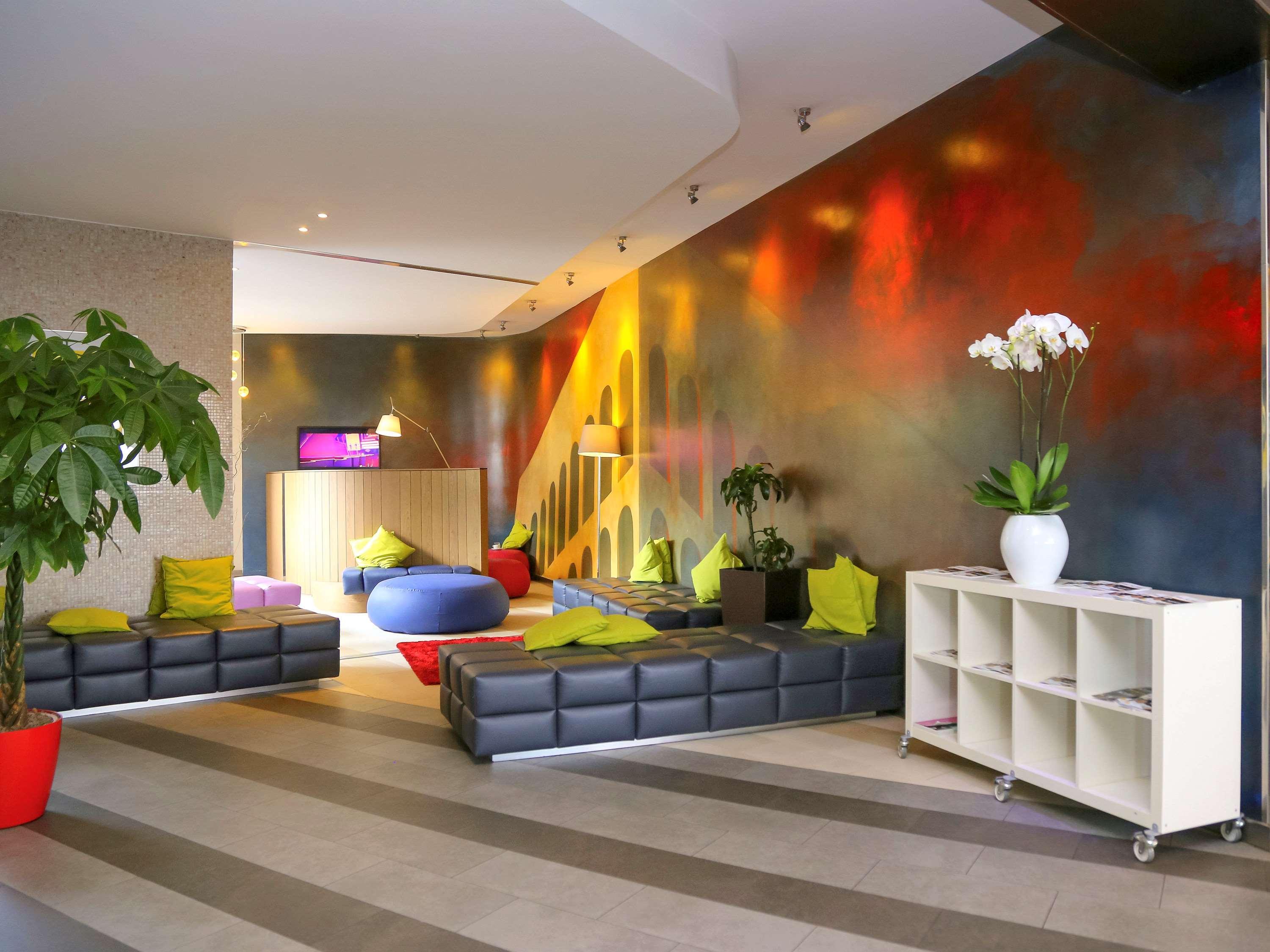 Hotel Ibis Styles Roma Eur Esterno foto