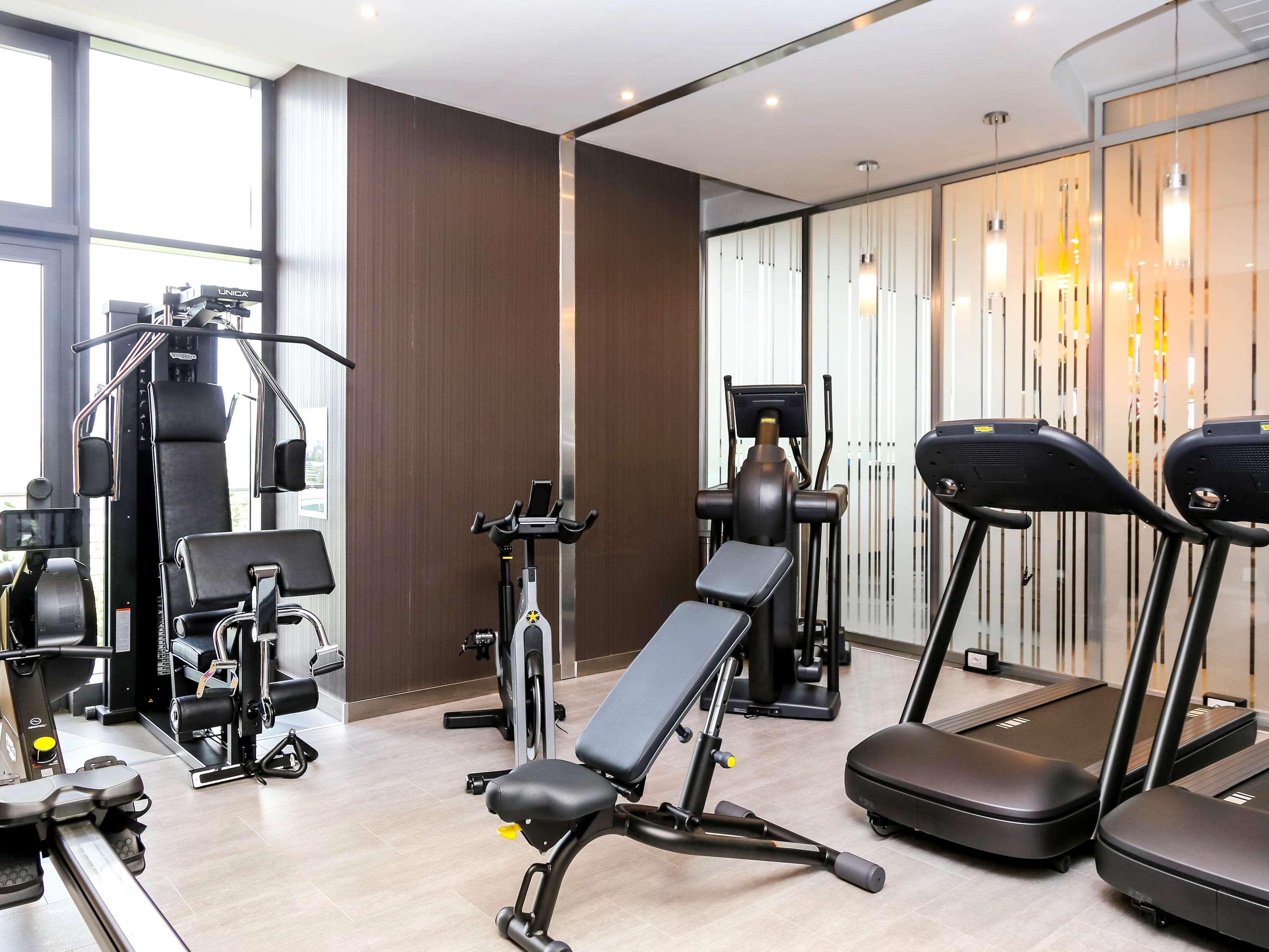 Hotel Ibis Styles Roma Eur Esterno foto
