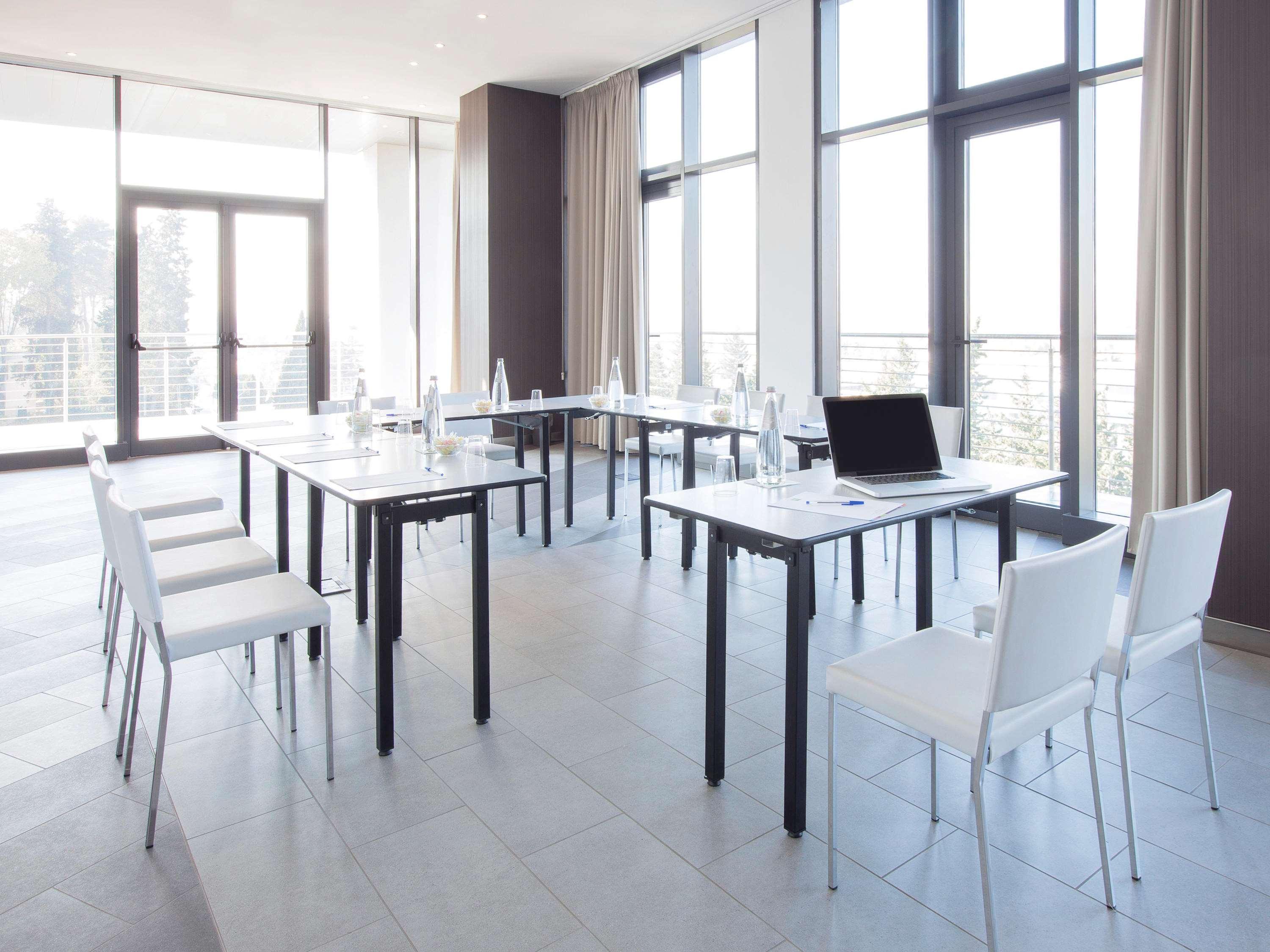 Hotel Ibis Styles Roma Eur Esterno foto