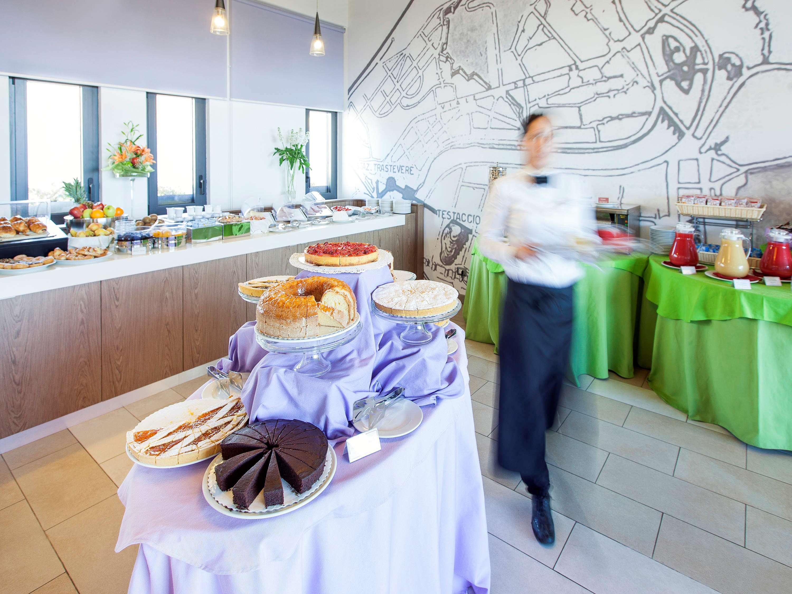 Hotel Ibis Styles Roma Eur Esterno foto