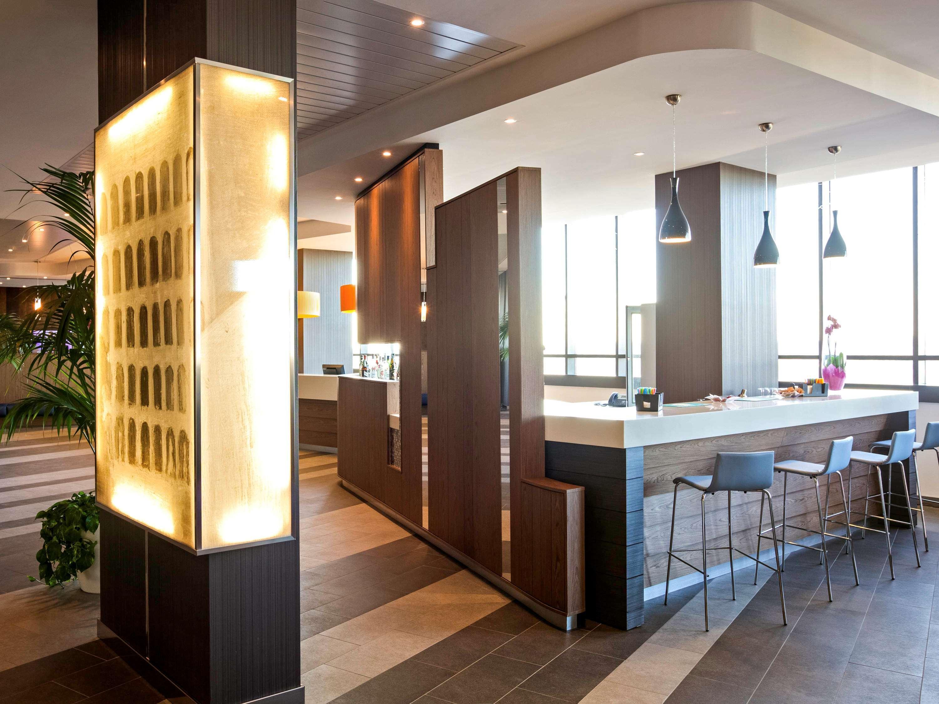 Hotel Ibis Styles Roma Eur Esterno foto