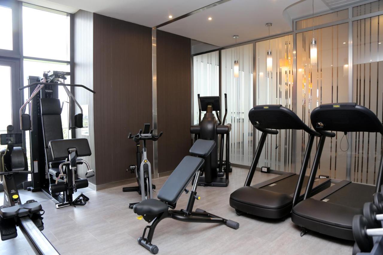 Hotel Ibis Styles Roma Eur Esterno foto