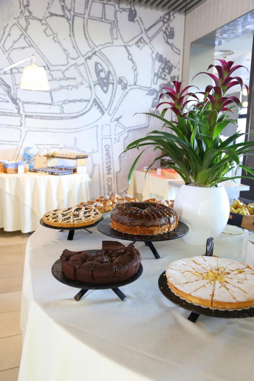 Hotel Ibis Styles Roma Eur Esterno foto