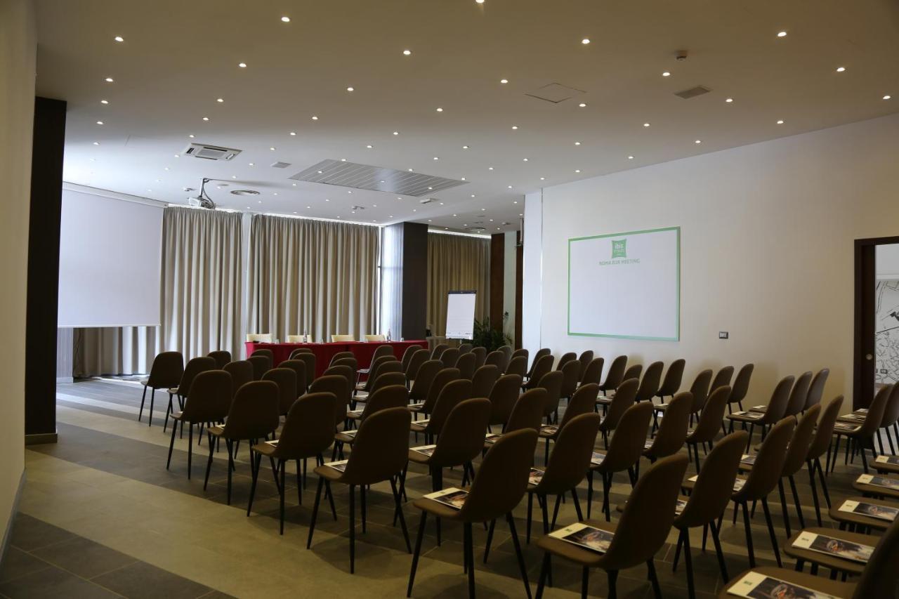 Hotel Ibis Styles Roma Eur Esterno foto