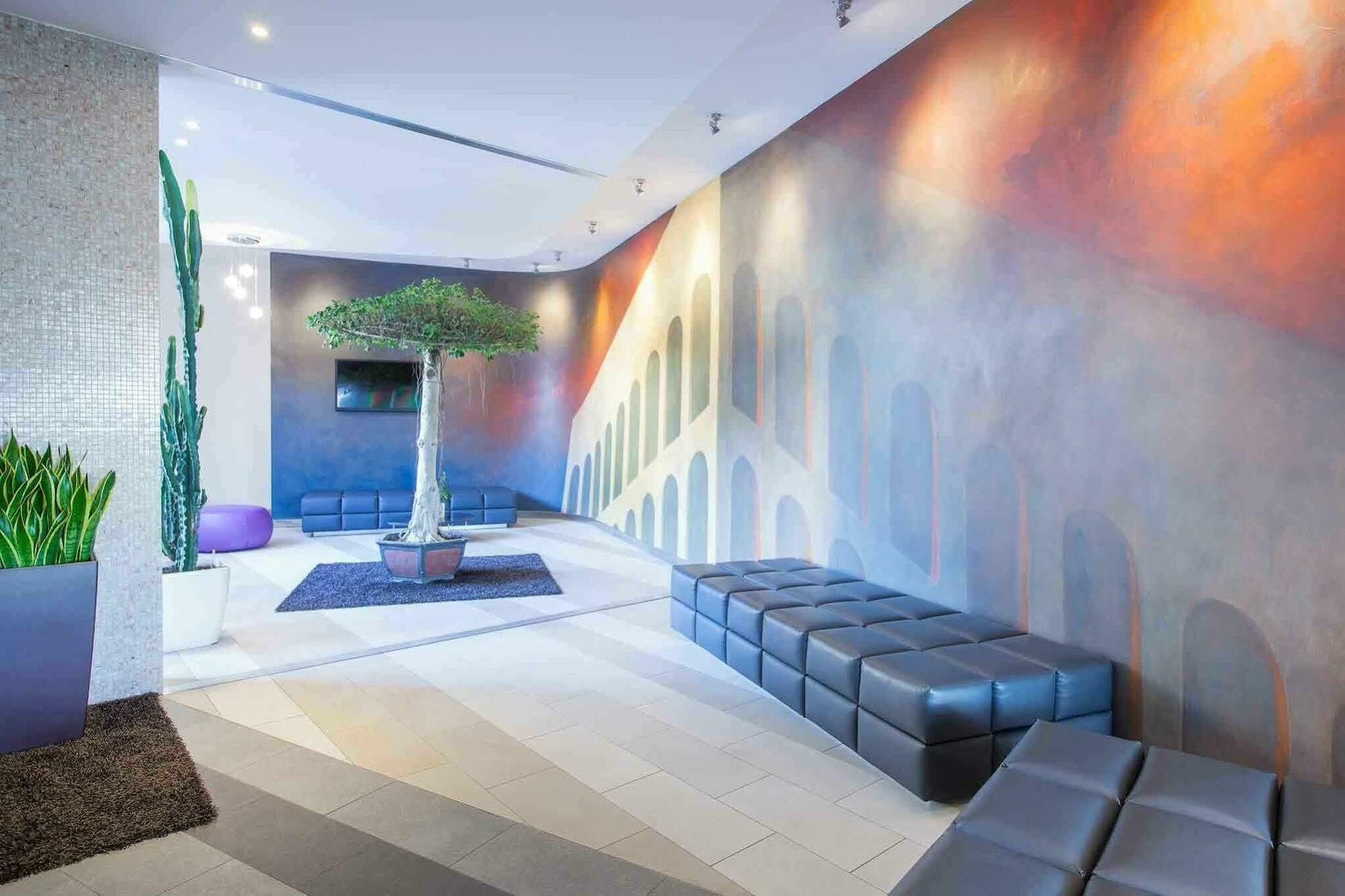 Hotel Ibis Styles Roma Eur Esterno foto